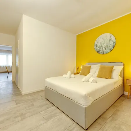 Apartment Zentrale Design In Ufernaehe - 105 Qm - Parkplatz - Kueche - Netflix