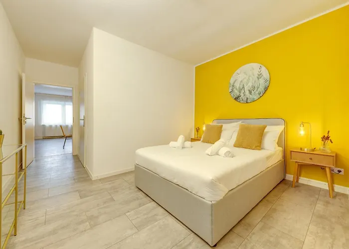 Apartment Zentrale Design In Ufernähe - 105 Qm - Parkplatz - Küche - Netflix