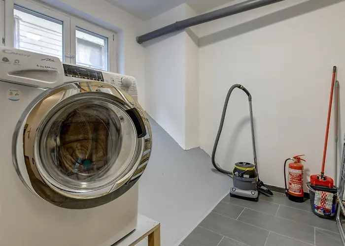 Zentrale Design In Ufernähe - 105 Qm - Parkplatz - Küche - Netflix *