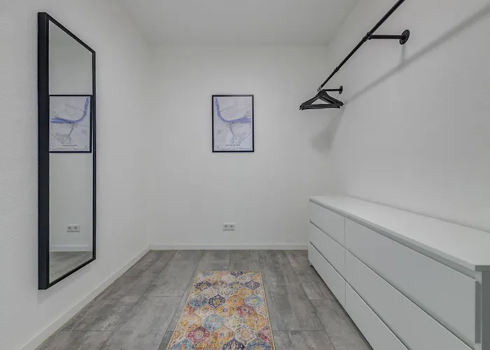 Zentrale Design In Ufernähe - 105 Qm - Parkplatz - Küche - Netflix Apartment