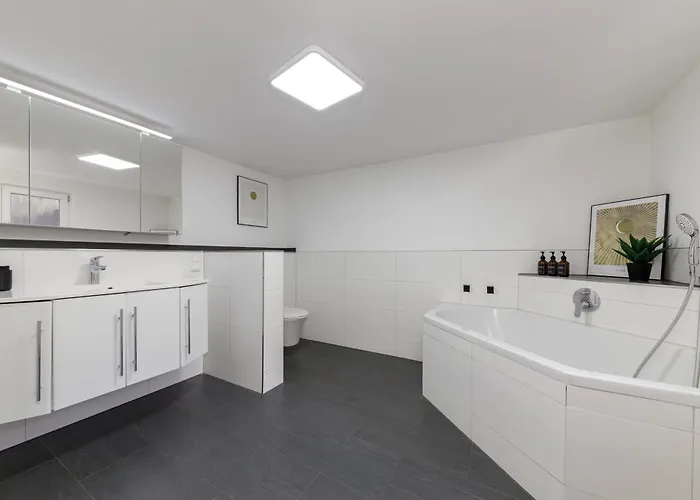 Zentrale Design In Ufernähe - 105 Qm - Parkplatz - Küche - Netflix Apartment