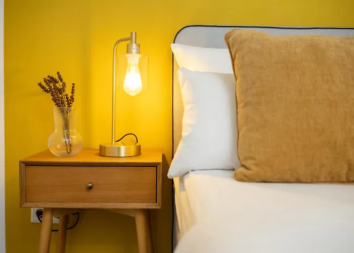 Apartment Zentrale Design In Ufernähe - 105 Qm - Parkplatz - Küche - Netflix